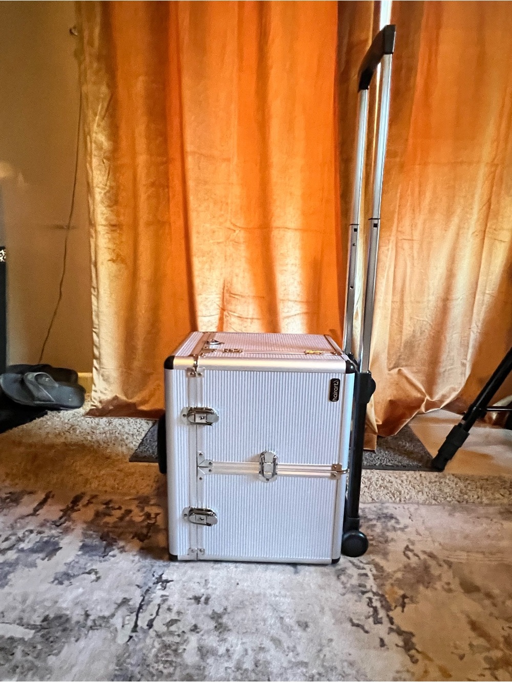 Rolling Aluminum Train Case Makeup/Tool Case - Silver
